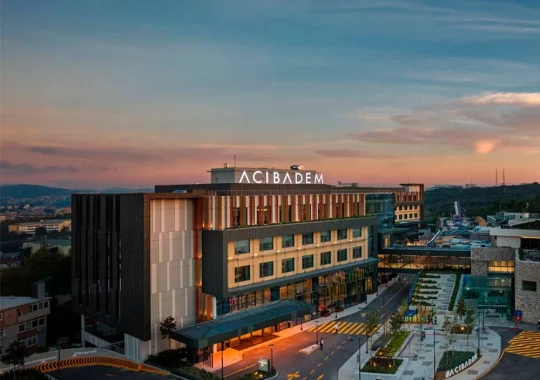 mnogoprofilnaya-klinika-adzhibadem-maslak-v-turczii
